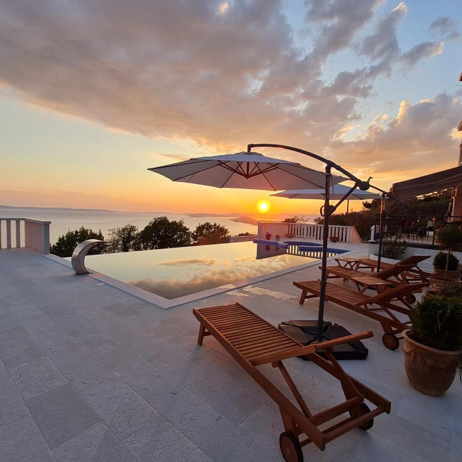 Sea View Luxury Apart Hotel Villa Conte With Swiming Pool And Romantic Spa Podstrana Ngoại thất bức ảnh