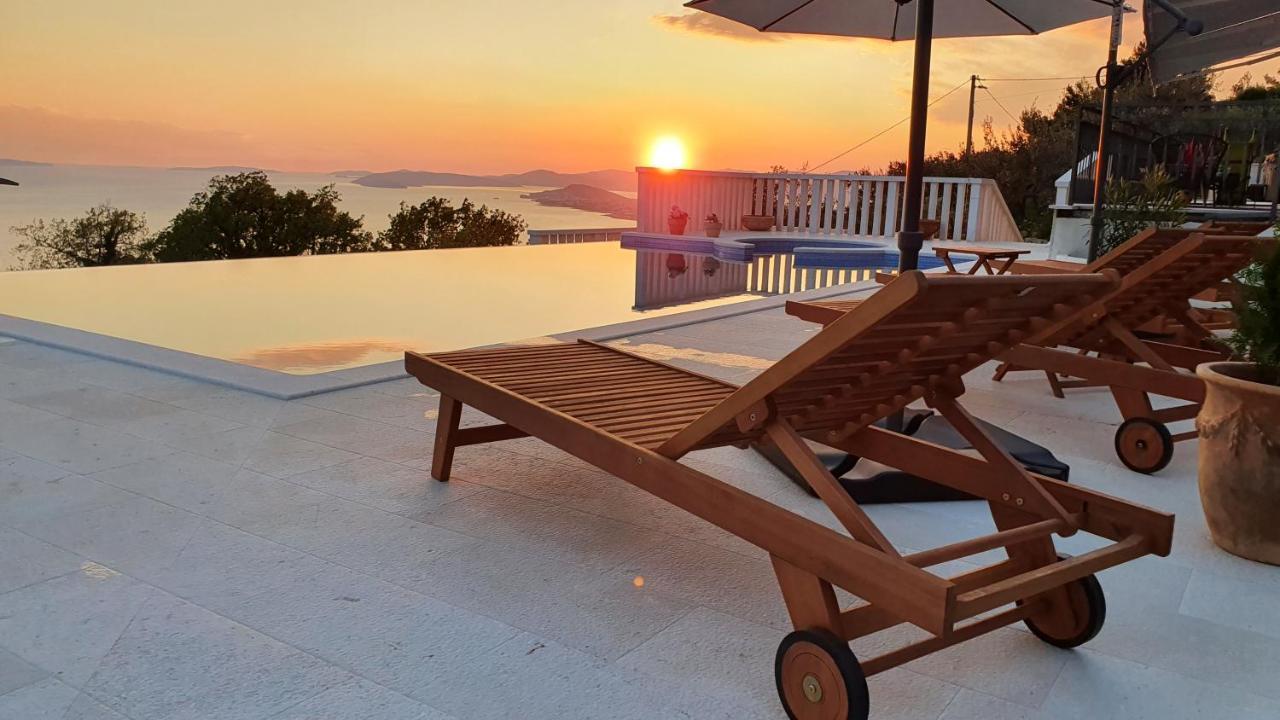 Sea View Luxury Apart Hotel Villa Conte With Swiming Pool And Romantic Spa Podstrana Ngoại thất bức ảnh