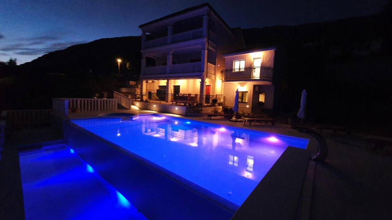 Sea View Luxury Apart Hotel Villa Conte With Swiming Pool And Romantic Spa Podstrana Ngoại thất bức ảnh