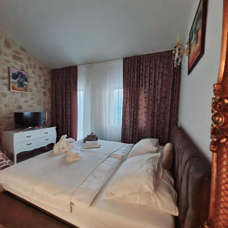 Sea View Luxury Apart Hotel Villa Conte With Swiming Pool And Romantic Spa Podstrana Ngoại thất bức ảnh