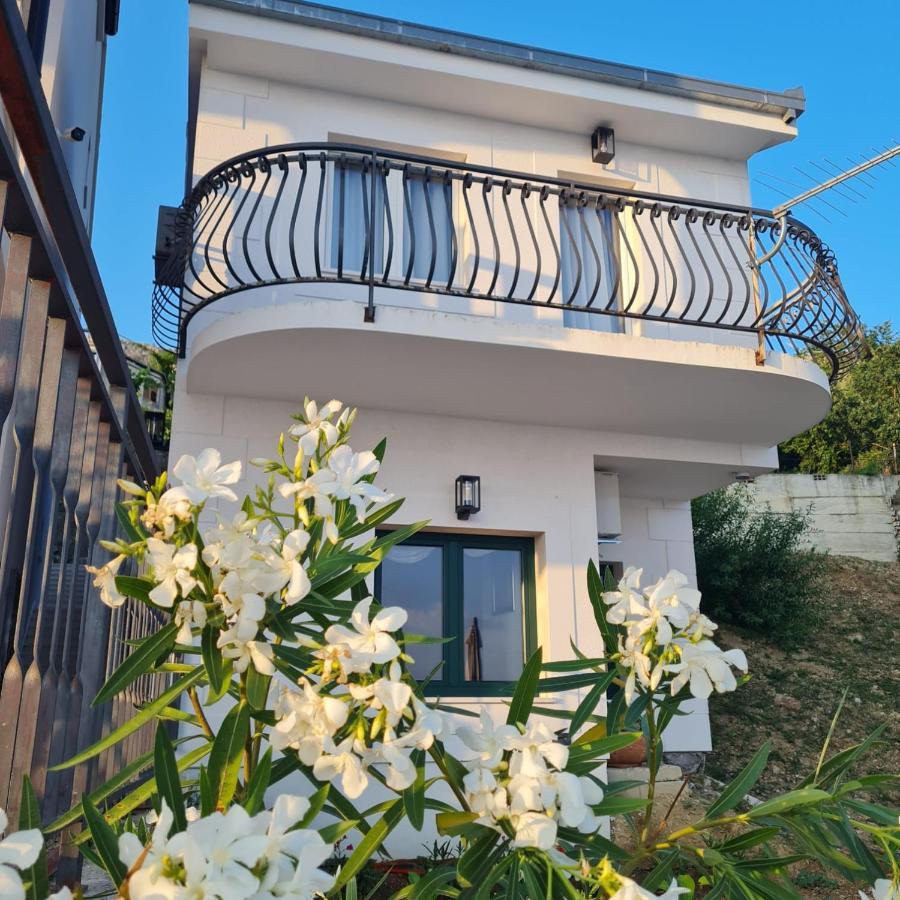 Sea View Luxury Apart Hotel Villa Conte With Swiming Pool And Romantic Spa Podstrana Ngoại thất bức ảnh