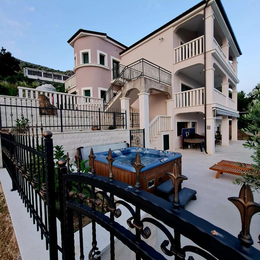Sea View Luxury Apart Hotel Villa Conte With Swiming Pool And Romantic Spa Podstrana Ngoại thất bức ảnh
