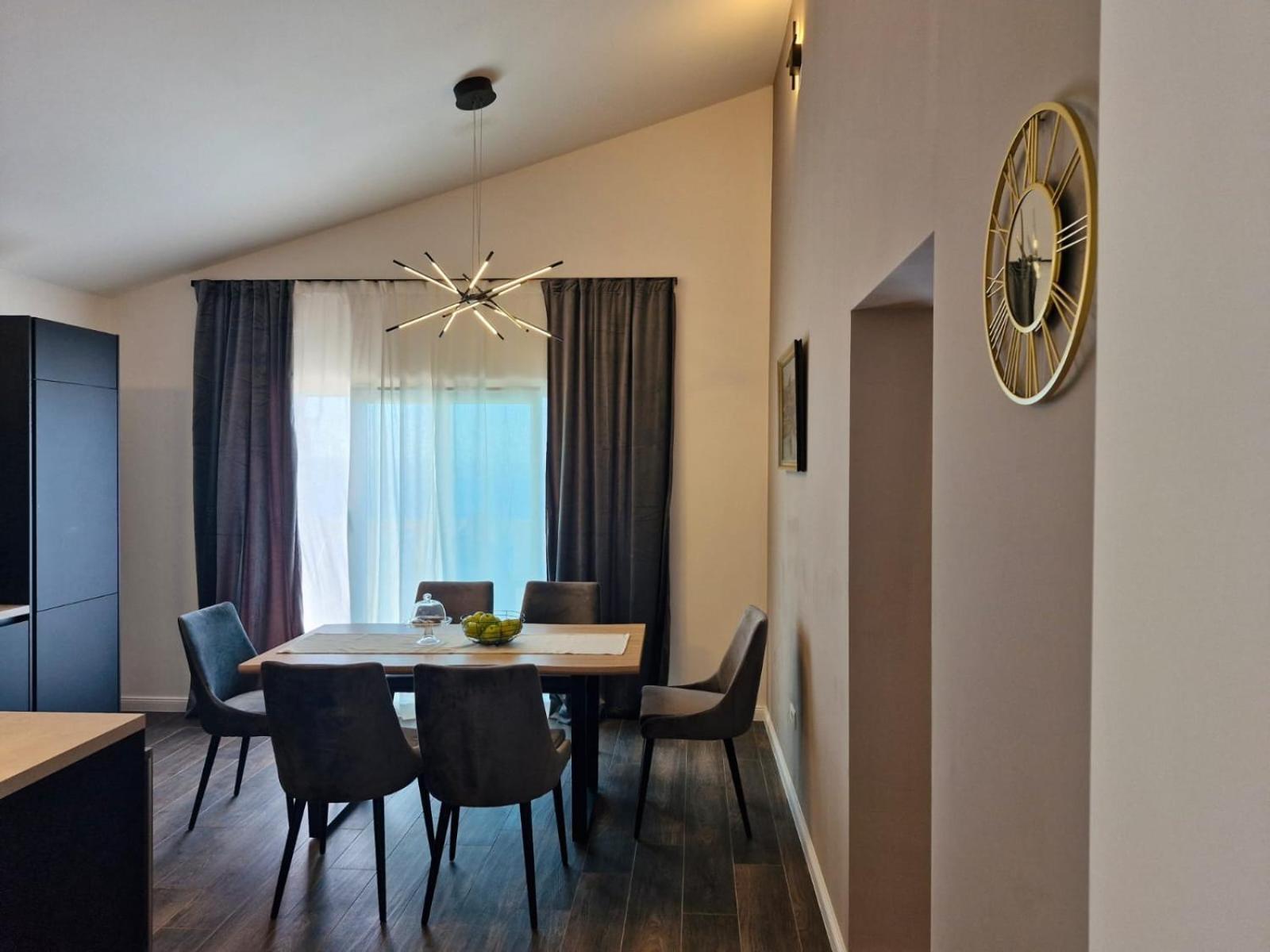 Sea View Luxury Apart Hotel Villa Conte With Swiming Pool And Romantic Spa Podstrana Ngoại thất bức ảnh