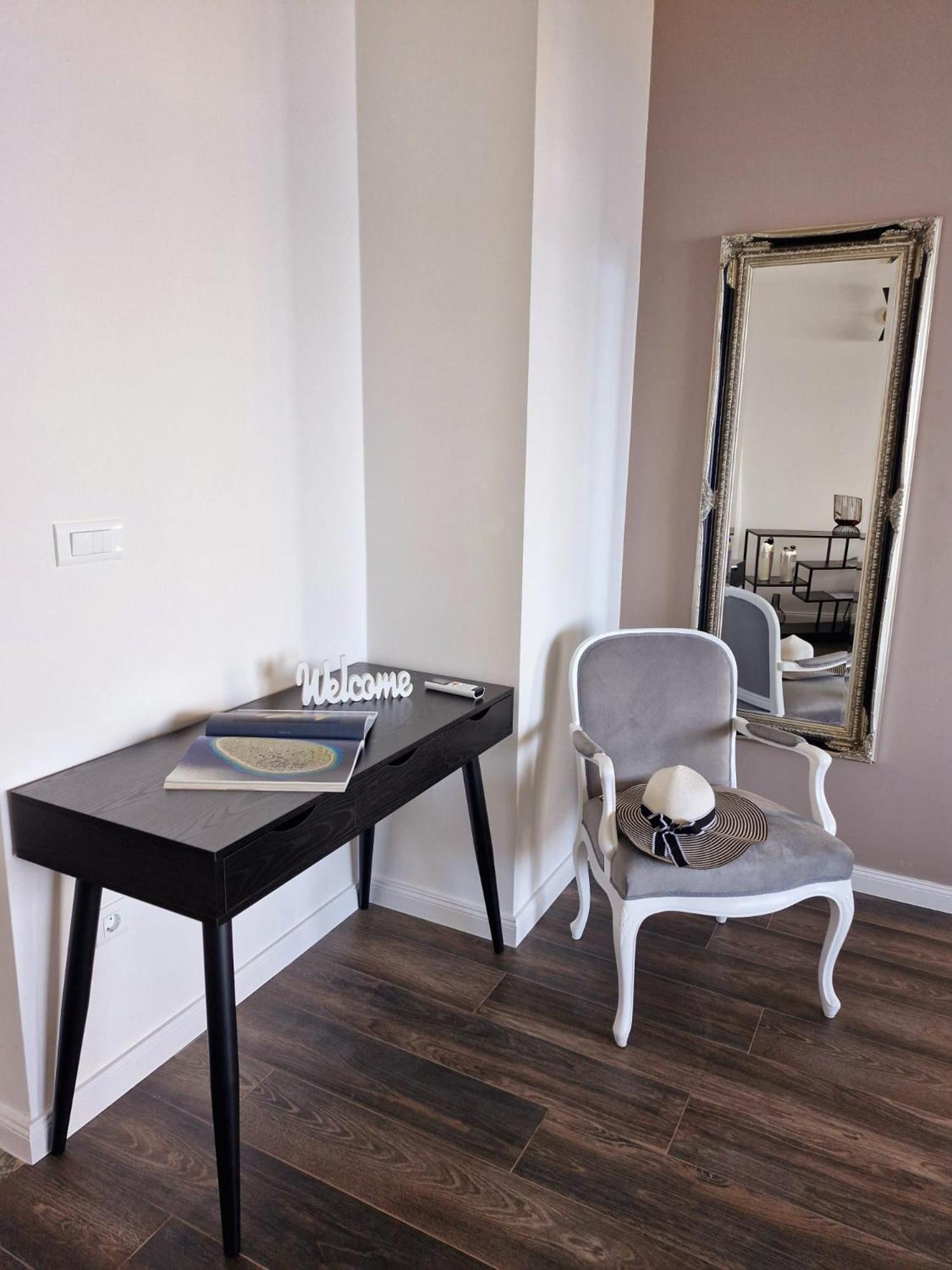 Sea View Luxury Apart Hotel Villa Conte With Swiming Pool And Romantic Spa Podstrana Ngoại thất bức ảnh